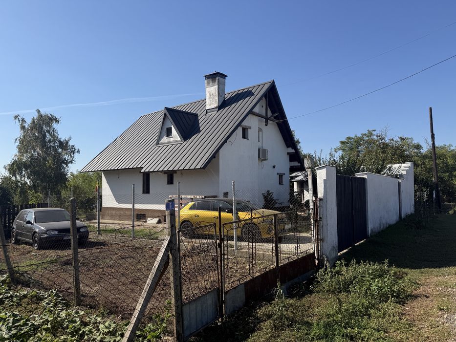Se vinde casa vacanta