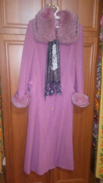 Пальто прадаётся.