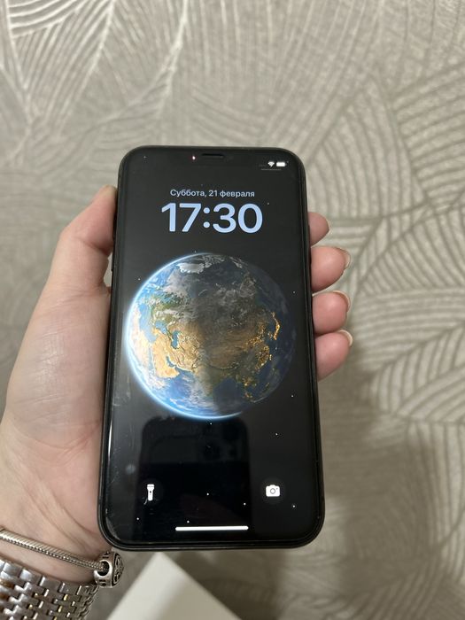 Продам айфон 11 черный