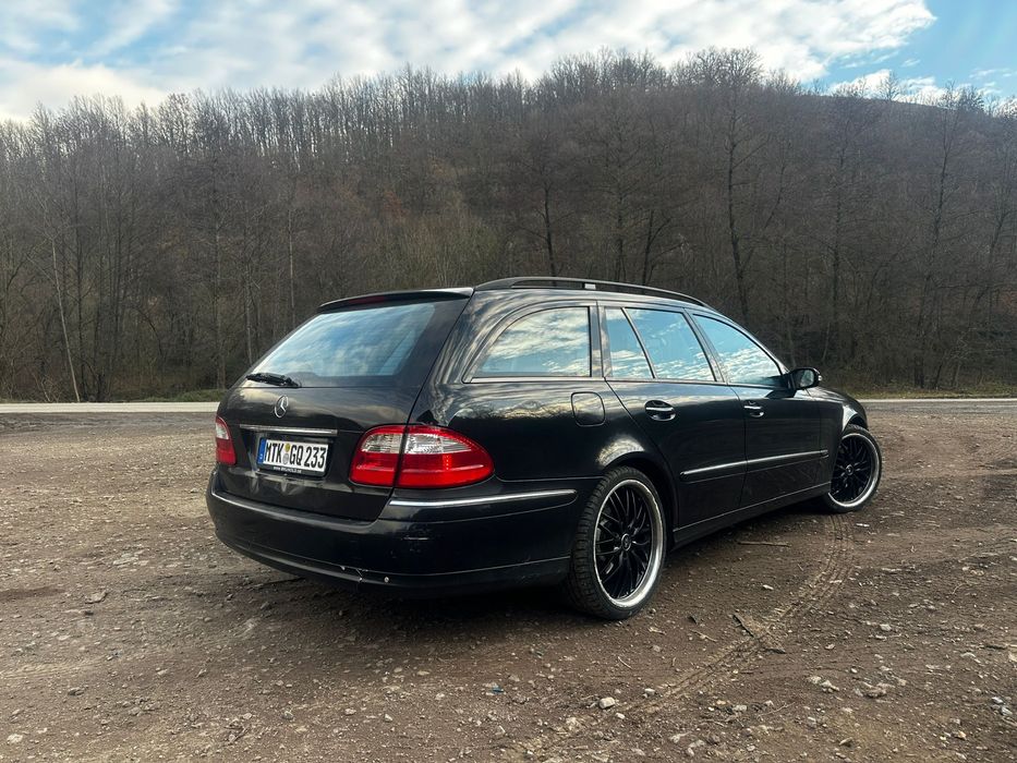 MERCEDES-BENZ E-Class 0 — imagine 4