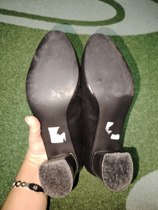 Класически черни обувки