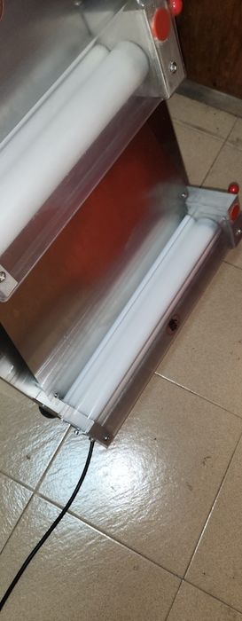Продавам ламинатор за тесто