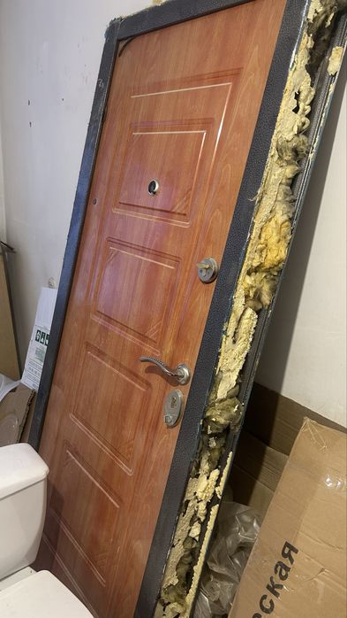 Входная дверь б/у