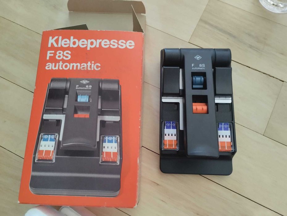 Echipamente Foto Retro & Diafilme: Kaiser diacut 1, Presă film, Masă luminoasă, Proiector AFI 5025