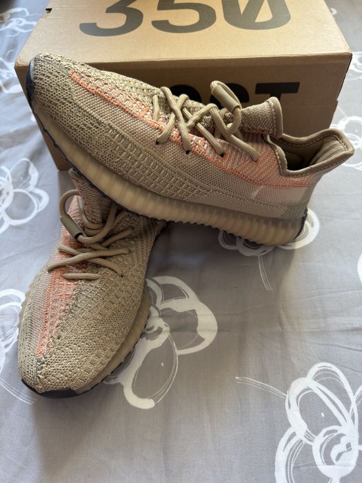 Adidasi Yeezy 350