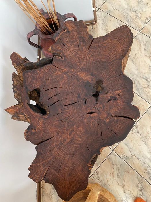 Vând măsuță de lemn