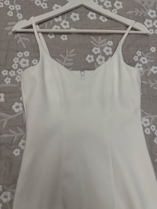 Белое платье размера xs-s
