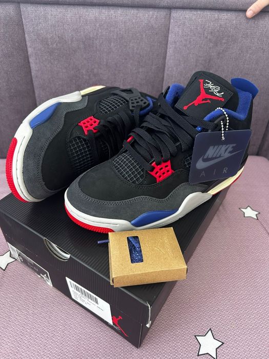 Adidasi Jordan retro 4