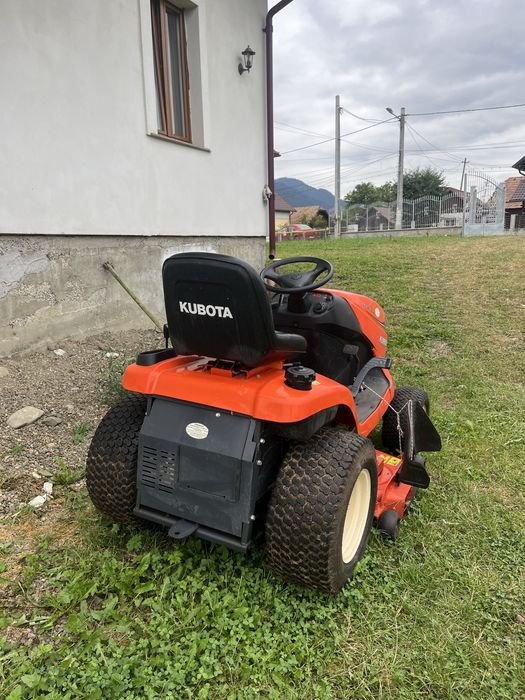 Vând mașina de taiat iarba
