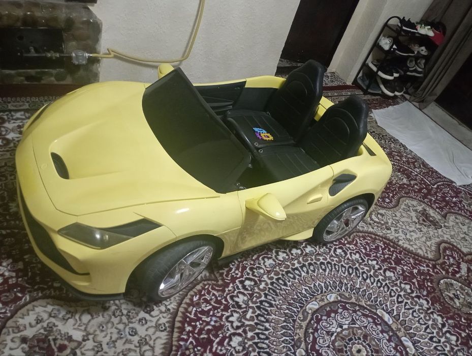 Машина электрмобил