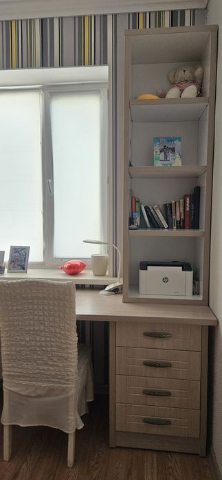 Стенка для детской или в кабинет.