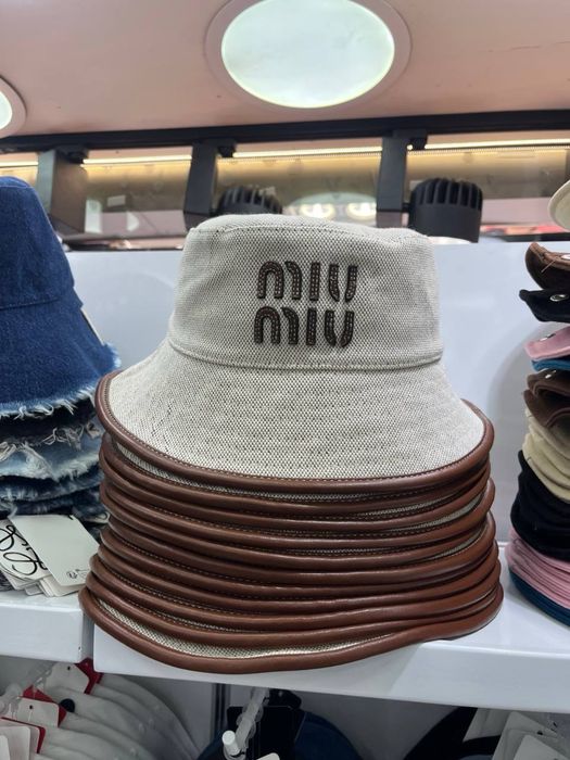 Дамски шапки miu miu