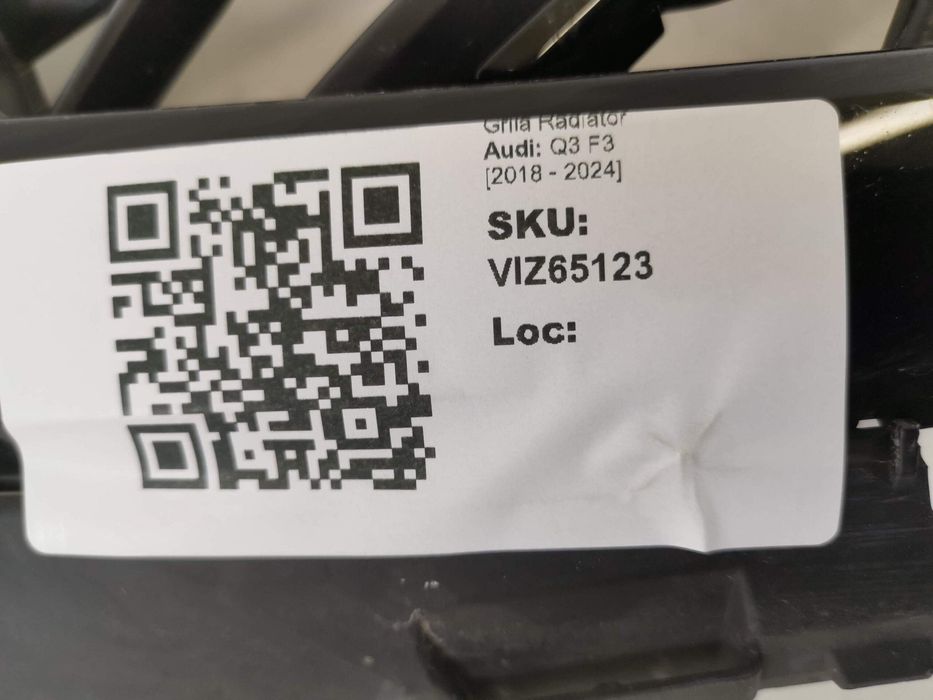 Ауди Кю3 / Audi Q3 F3 S-Line Оригинална предна решетка на радиатора в