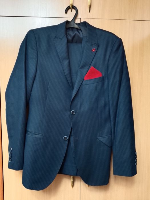 Продам костюм на выпускной