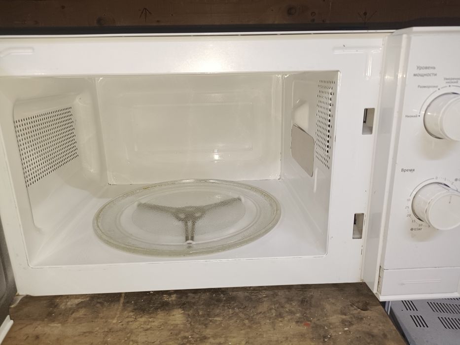 Продам микроволновку Панасонник 18т