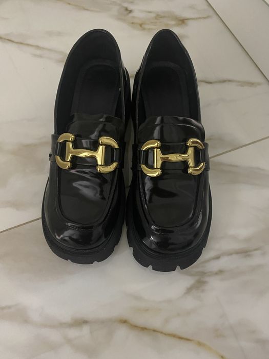 Женские лоферы стильные