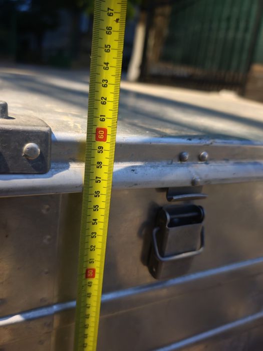 Продавам уникален алуминиев куфар