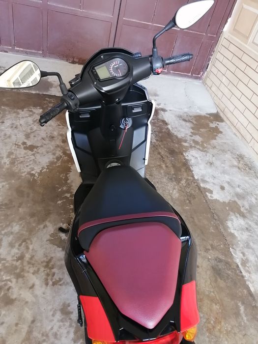Скутер Benelli 49.9 куб: 1 000 у.е. - Мопеды / скутеры Пап на Olx