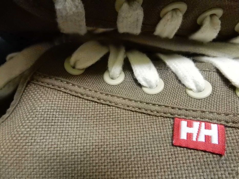 Tenisi Helly Hansen stil Converse. Marime 46 1/2 (12 US). Impecabili.