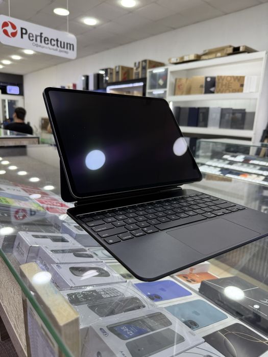 Ipad Pro 13 M4 wifi 256 gb + Magic keyboard