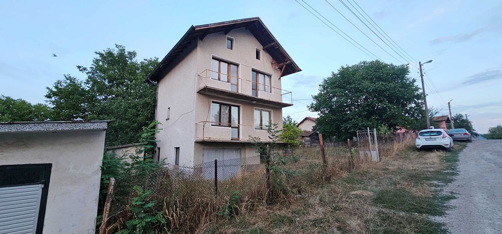 Продава се Къща в с. Ярджиловци, Област Перник - 90 кв.м за 989 €/кв.м - Снимка #2