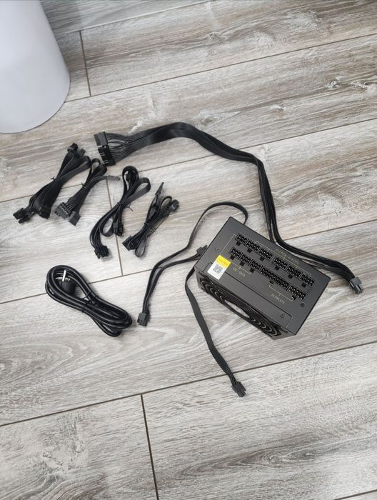 Продам Блок питания