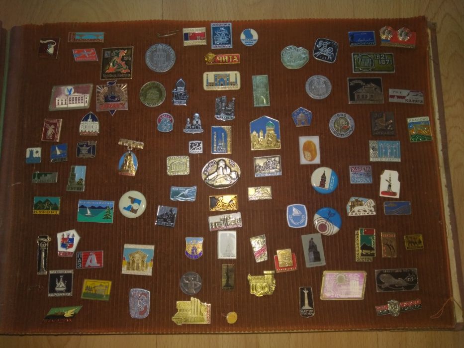 Значки времен СССР в Коллекционном Альбоме