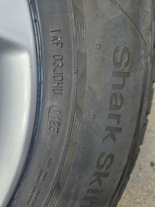 Летни гуми 215/70/16