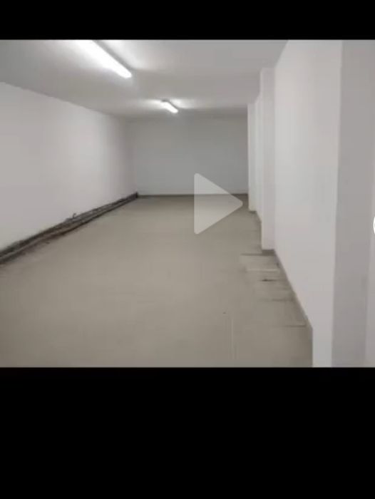 Hală, apartament, garaj, birouri gradina