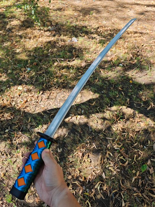 Меч катана с хамелеонова зелено и синя оплетка и разтегателно острие