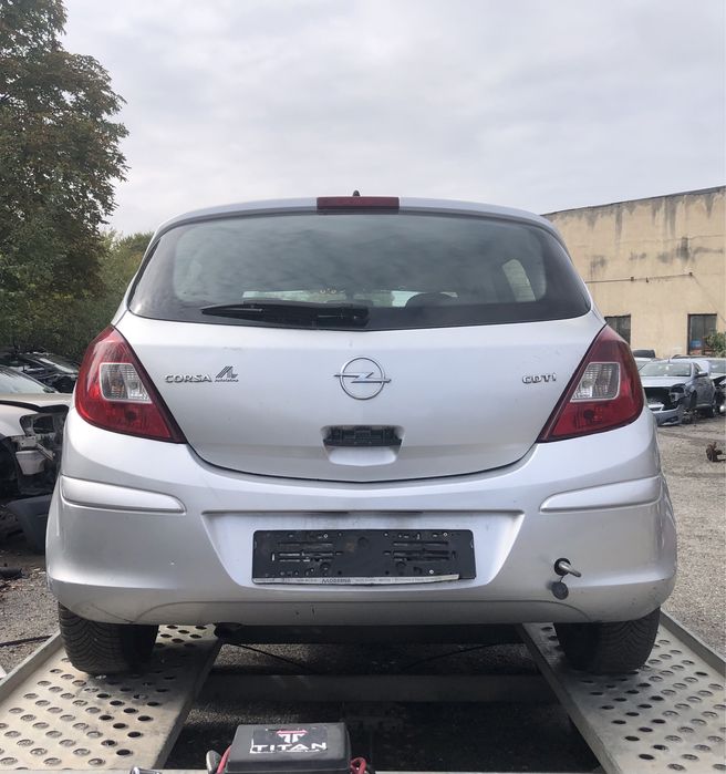 Opel corsa d 1.3 cdti 90 к с на части