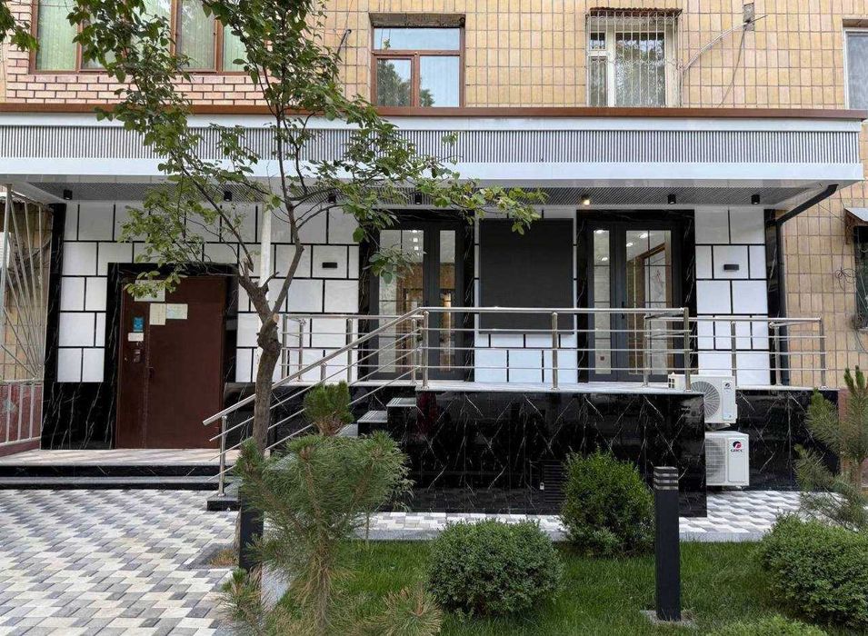 Продается Нежилой помещения  ЦУМ 110 школа 100м2