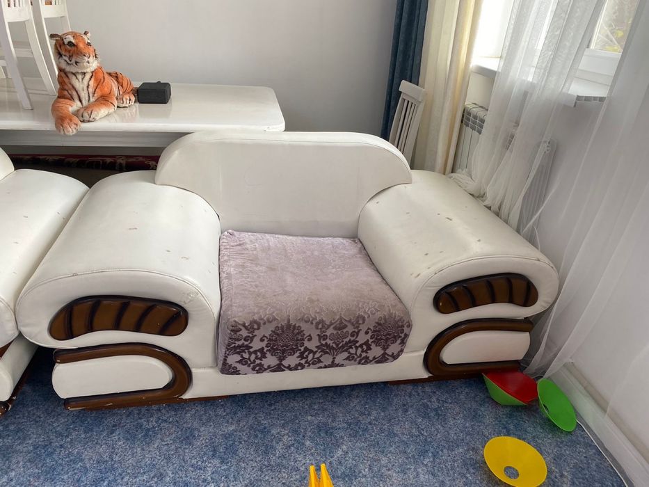 Диван с креслами