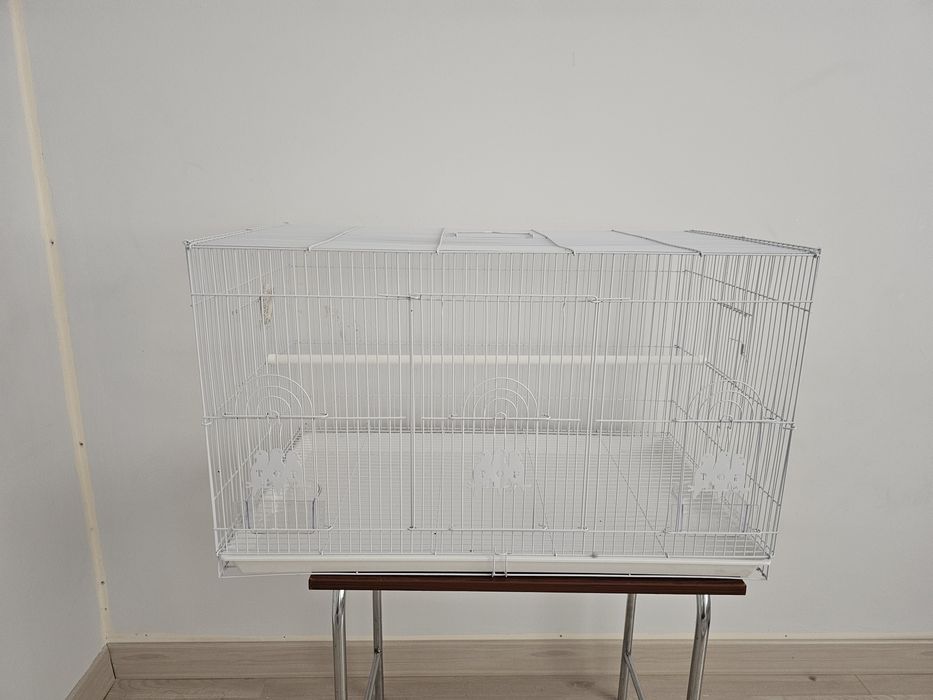 Продам большую клетку для попугай