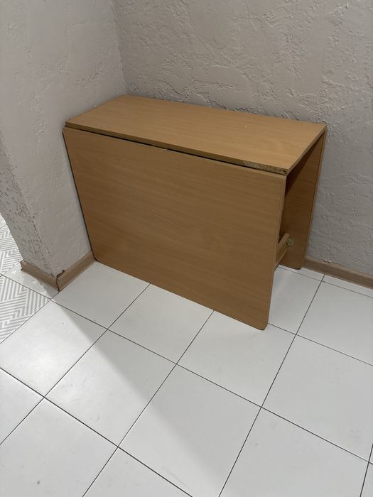 Продам стол кухонный деревянный