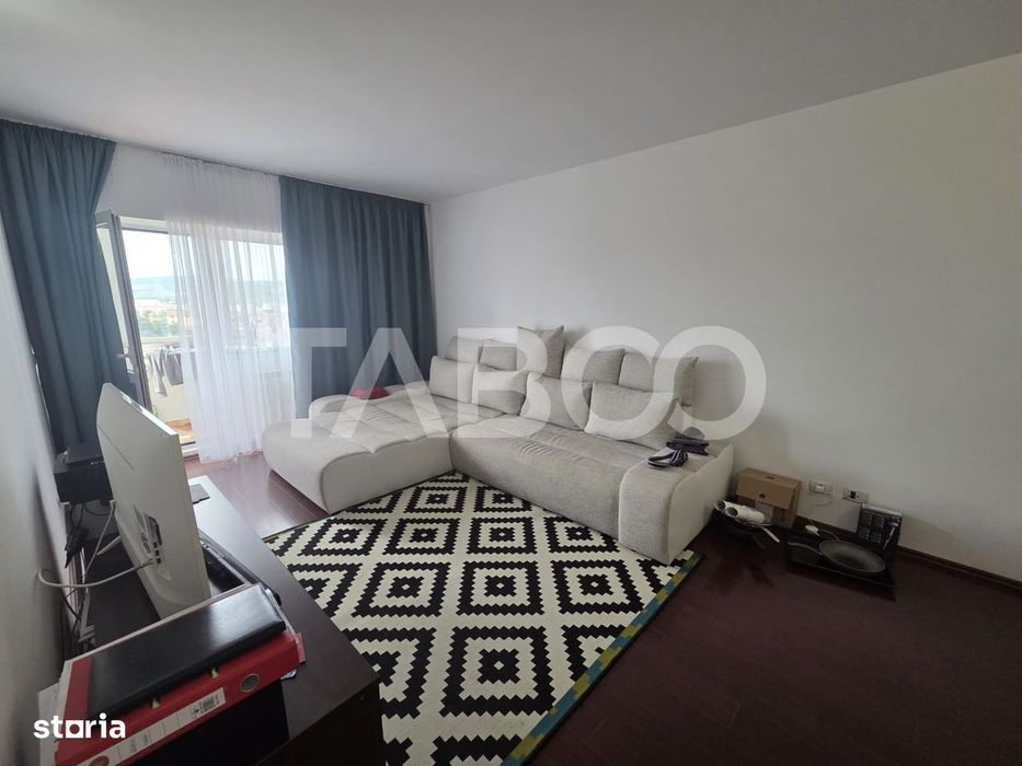 Apartament 3 camere decomnadat de vanzare 72 mp balcon 7 mp
