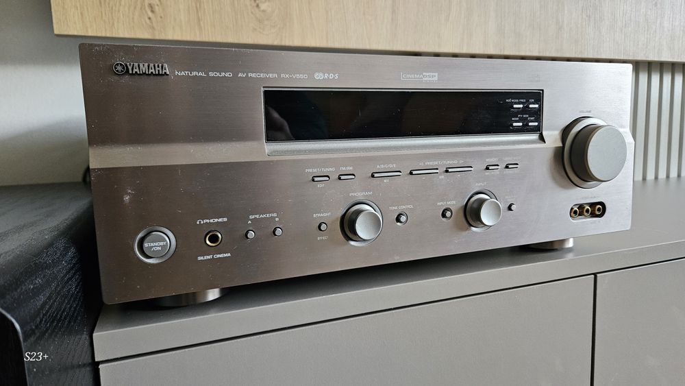 Reseiver Yamaha RX V550