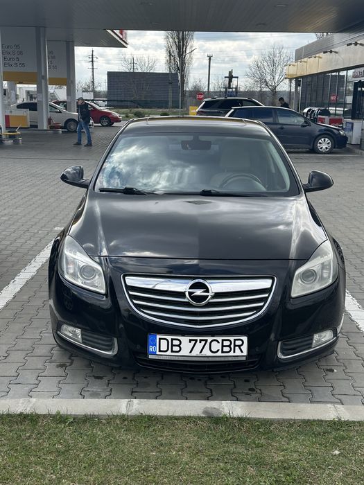 Vând Opel Insignia