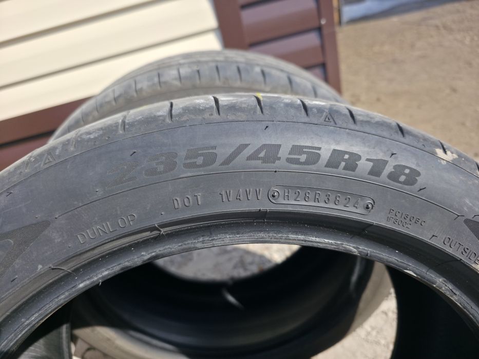 235/45R18 DUNLOP японский