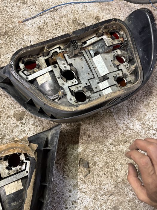 Продам задний фонари бмв е38