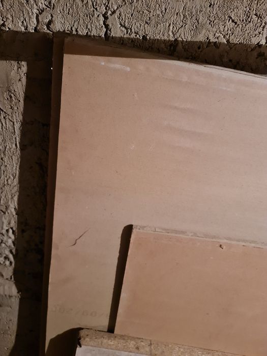 Гипсокартон Кнауф потол 119,5 см× 90,7см  2 шт и 69см ×93см 1 шт Луган