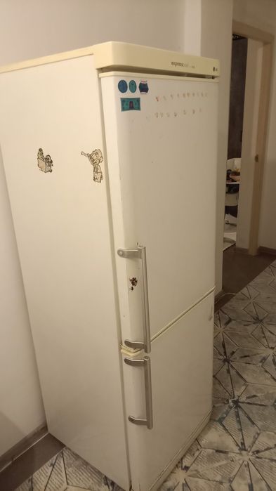 Продам холодильник на запчасти