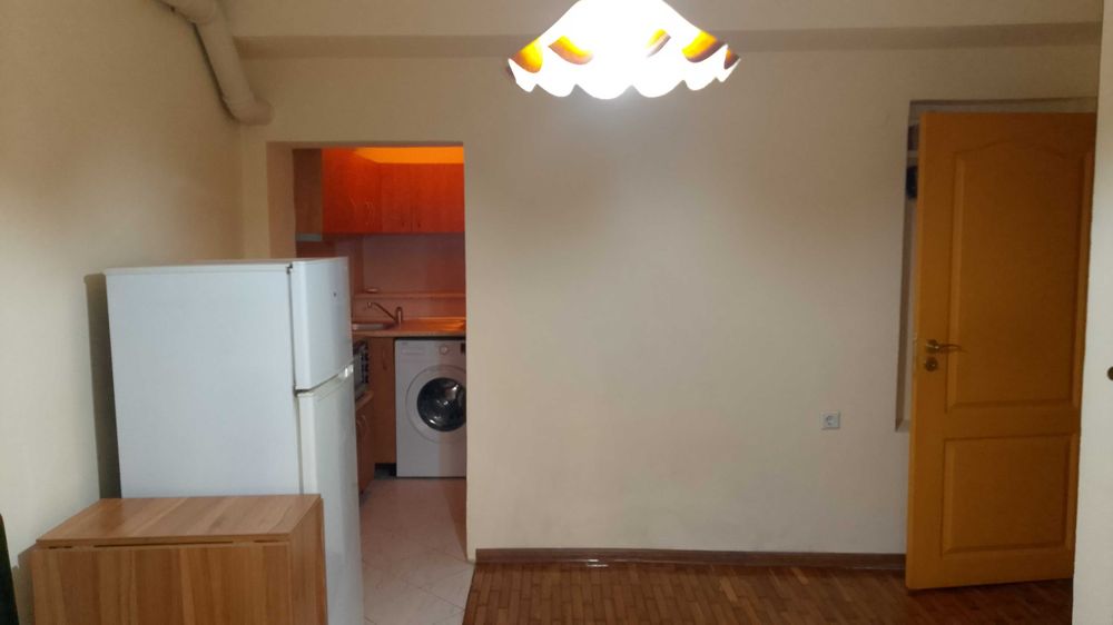 Дава се под наем Едностаен апартамент в Варна, Център - 36 кв.м за 360 € - Снимка #2
