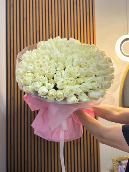 Цветы свежие розы красивые букеты по очень хорошей скидке