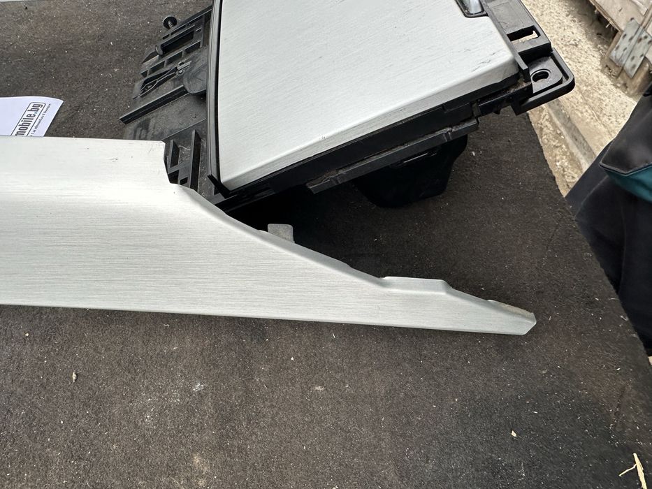 Оригинална лайсна за AUDI A6 4g C7 комби и седан 2011-2018г н70