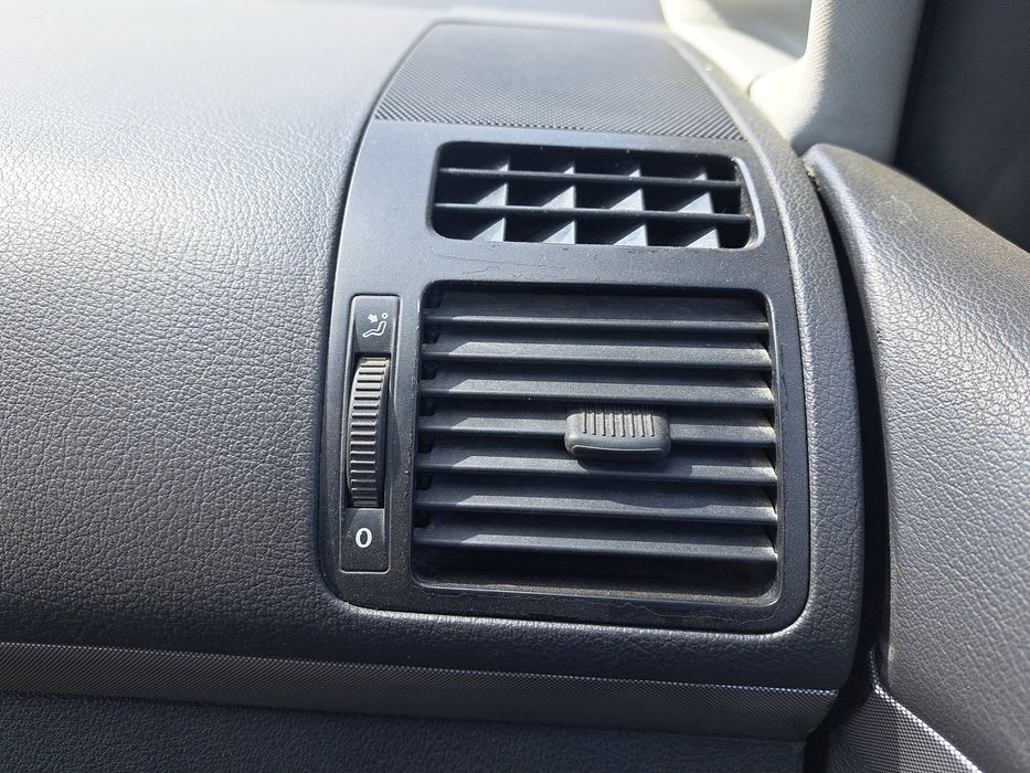 Grila aerisire dreapta Volkswagen Touran (1T1, 1T2) [Fabr 2003-2010] O