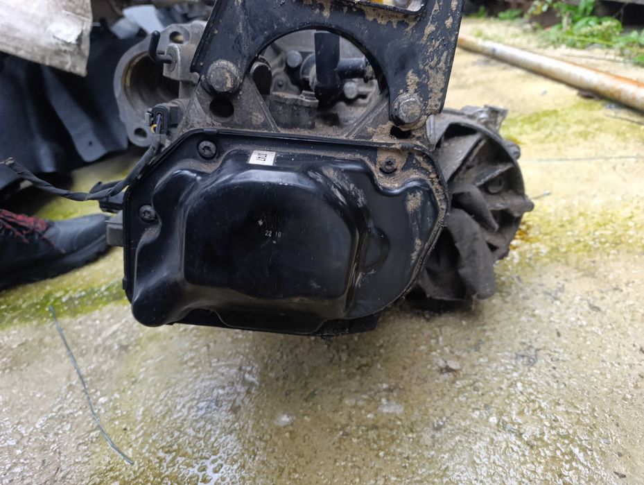 Скоростна кутия за VW Поло, Рапид, А1 -  1.0I - 0DQ301103A