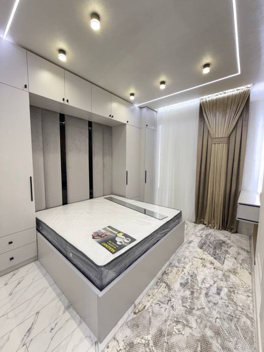 Amir Temur kuchada Eletni domda 2 xona kvartira sotiladi