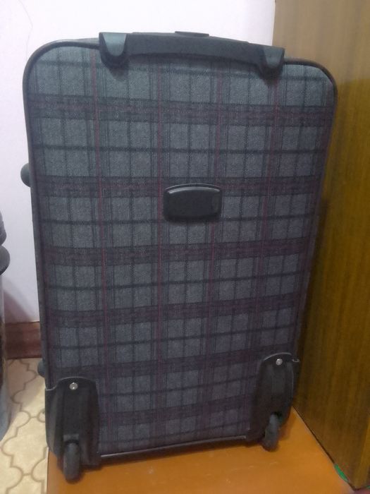 Чемодан чемодан чемодан