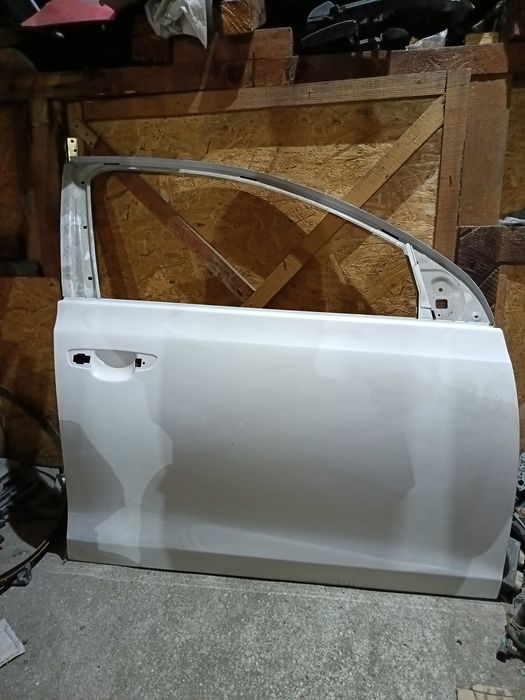 Ușă dreapta fata Volkswagen Golf 6 în 4 uși